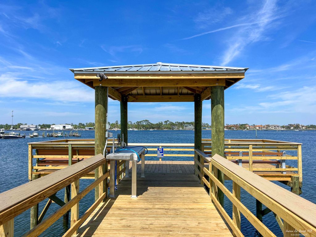 Venture Out Fishing Pier   
  Venture Out Rentals PCB